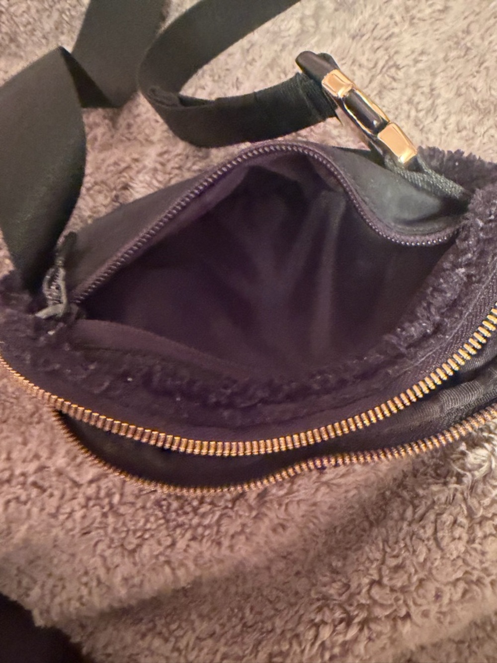 lululemon athletica Black Sherpa Crossbody Bag - Picture 3 of 4